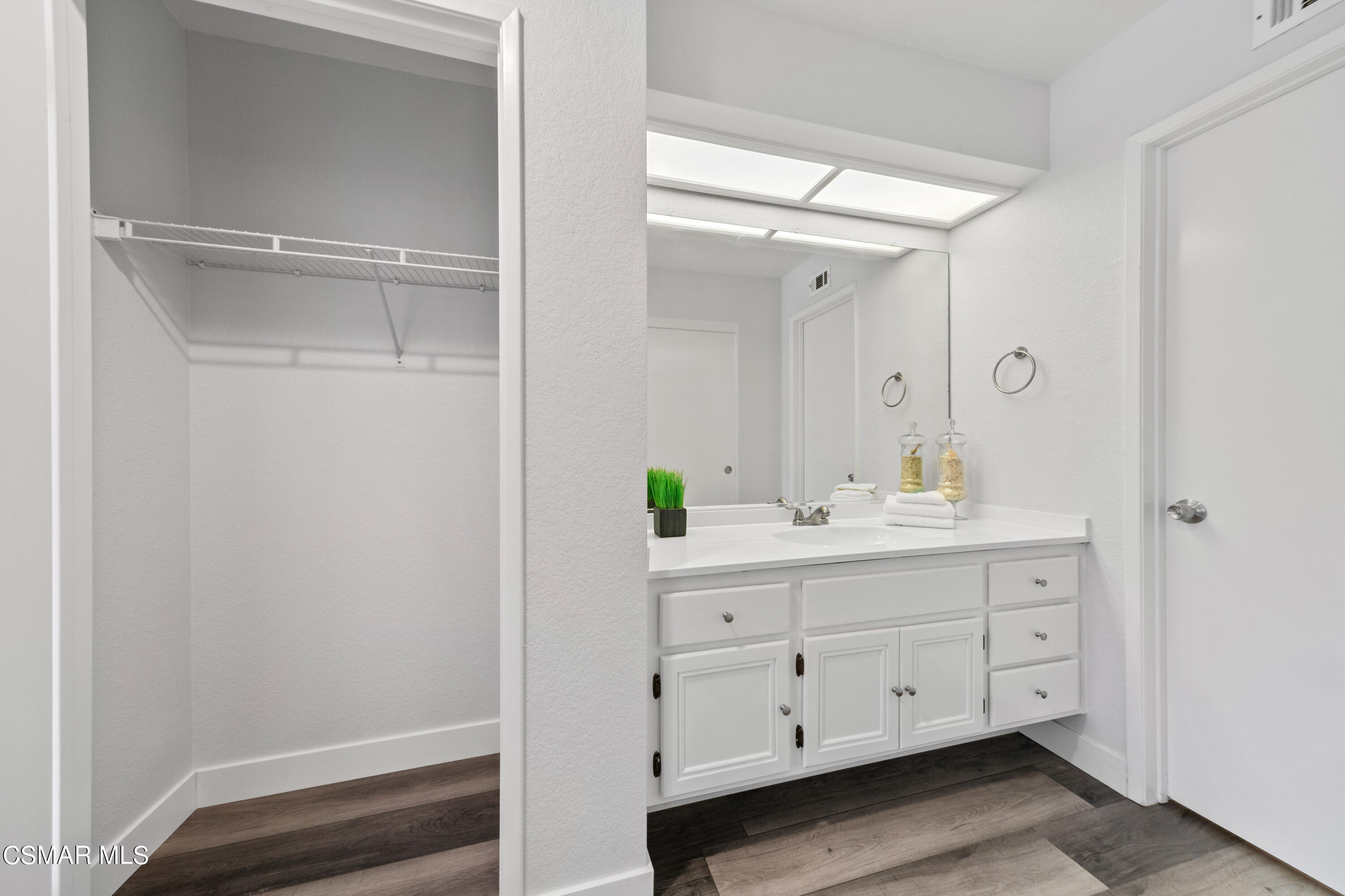 517 Orilla Walk Oxnard, CA 93030 - Photo 33 of 50 5DSR8351