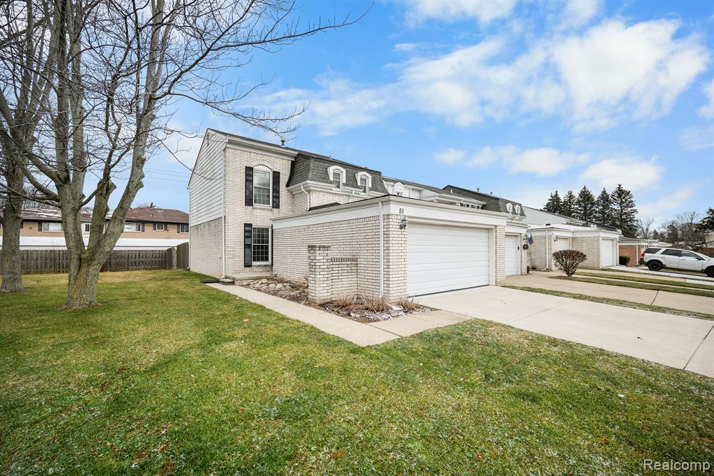 51 Manor Way Rochester Hills, MI 48309 - Photo 2 of 25