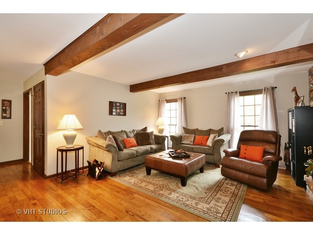 5N316 Oak Road St. Charles, IL 60175 - Photo 5 of 25 a living room with furniture and a lamp