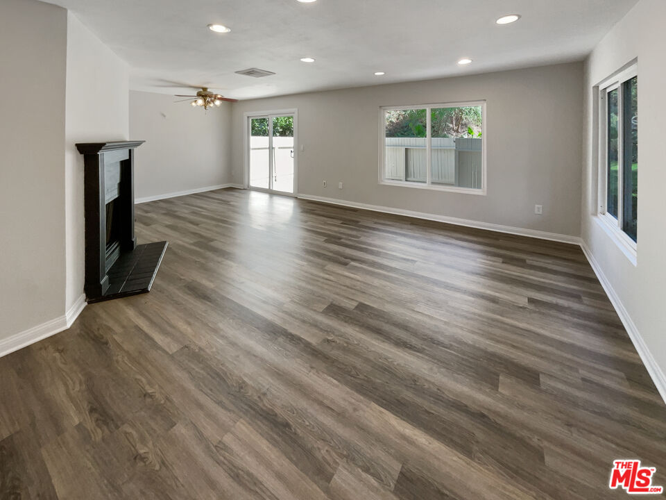 31361 The Old Road, Unit A Castaic, CA 91384 - Photo 14 of 30 Gallery Image 14