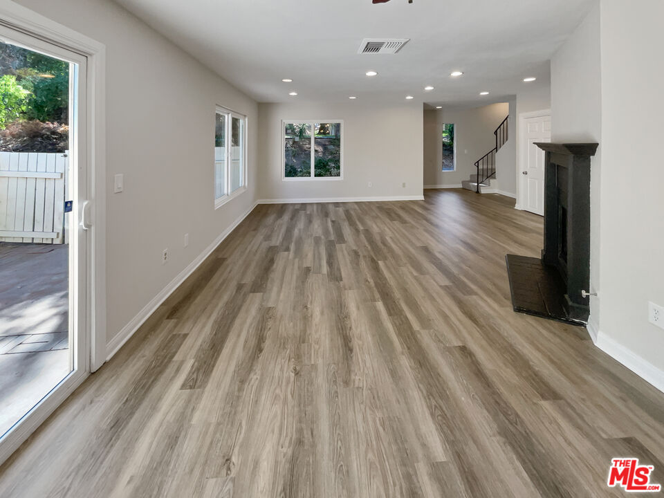 31361 The Old Road, Unit A Castaic, CA 91384 - Photo 15 of 30 Gallery Image 15