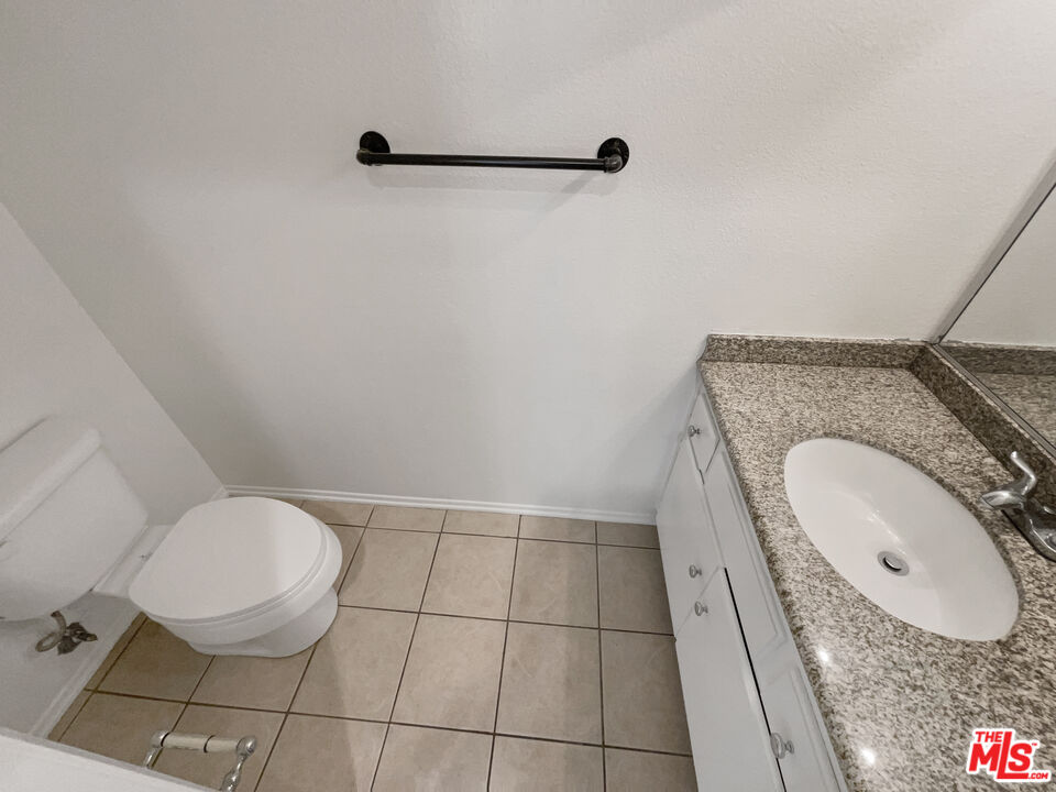 31361 The Old Road, Unit A Castaic, CA 91384 - Photo 17 of 30 Gallery Image 17