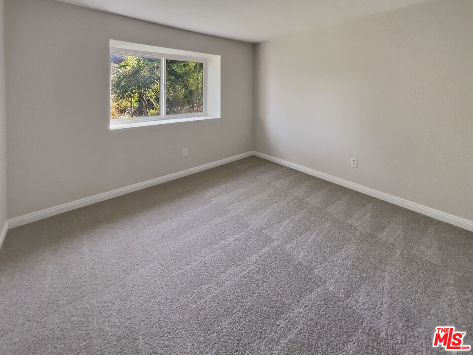 31361 The Old Road, Unit A Castaic, CA 91384 - Photo 5 of 30 Gallery Image 5