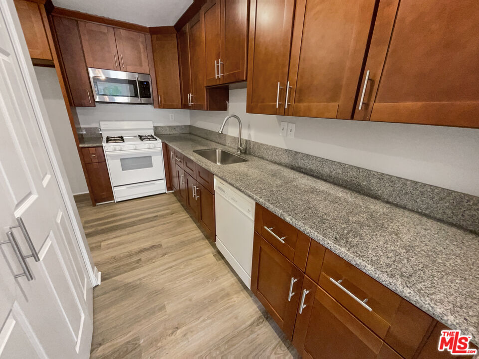 31361 The Old Road, Unit A Castaic, CA 91384 - Photo 7 of 30 Gallery Image 7