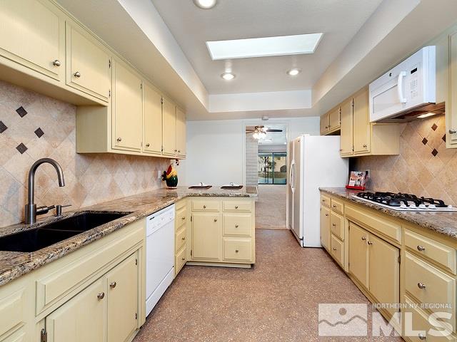4903 Lakeridge Terrace West Reno, NV 89509 - Photo 4 of 24 Photo 4