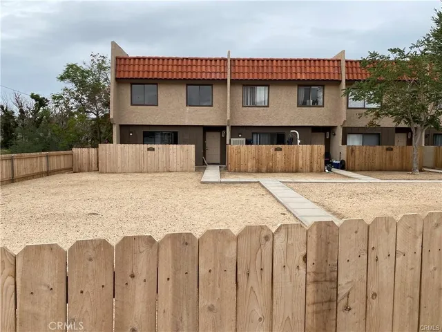 $2,300 | 55897 Santa Fe Trail, Yucca Valley, CA 92284