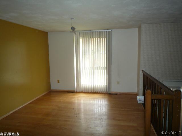 6911 Able Road Chesterfield, VA 23832 - Photo 3 of 10 Living Room