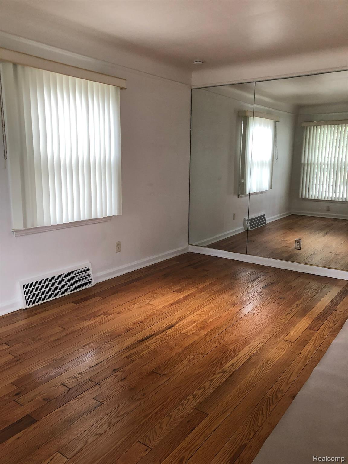 20505 Meyers Road Detroit, MI 48235 - Photo 5 of 12 Gallery Image 5