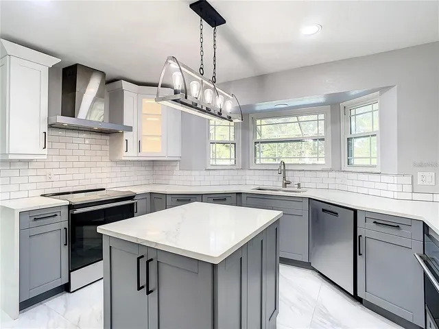 $830,000 | 2253 Malachite Drive, Lakeland, FL 33810