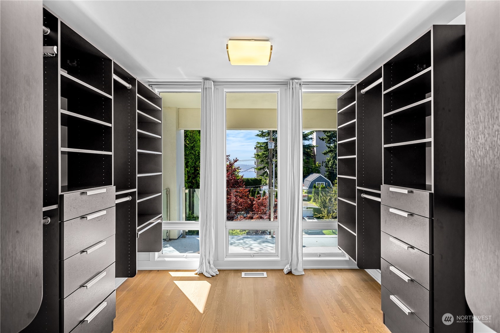 116 Prospect Street Seattle, WA 98109 - Photo 19 of 40