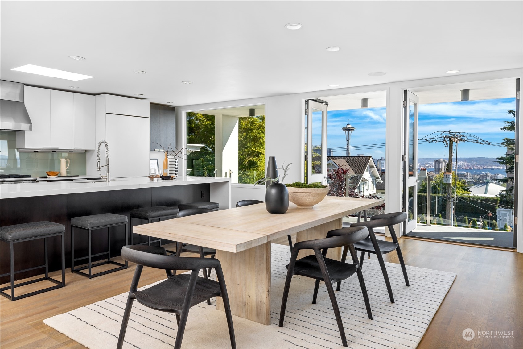 116 Prospect Street Seattle, WA 98109 - Photo 5 of 40