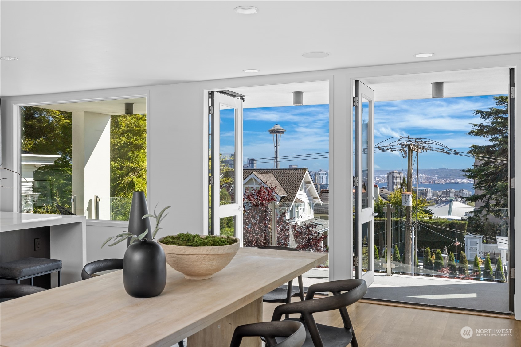 116 Prospect Street Seattle, WA 98109 - Photo 6 of 40