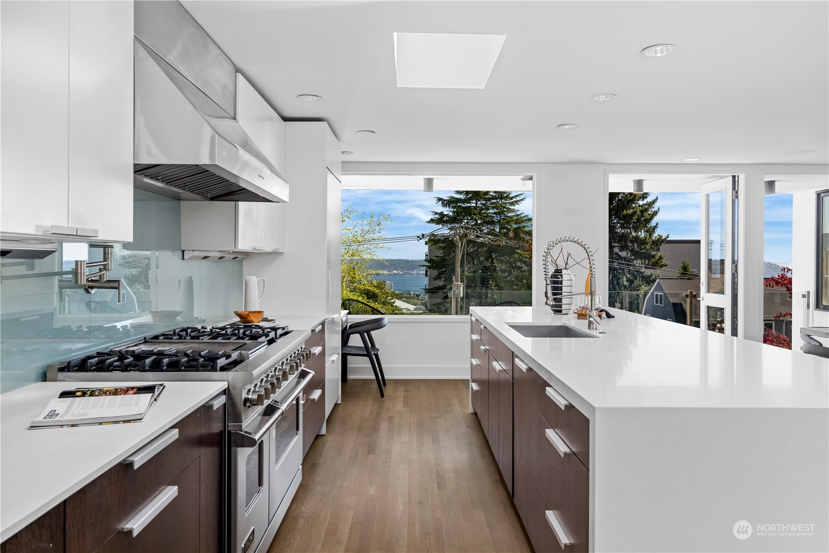 116 Prospect Street Seattle, WA 98109 - Photo 8 of 40
