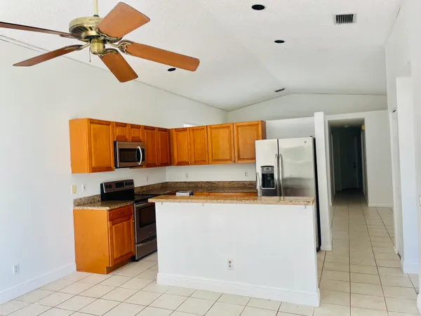 $3,000 | 7093 Middlebury Drive, Unit 7093, Boynton Beach, FL 33436