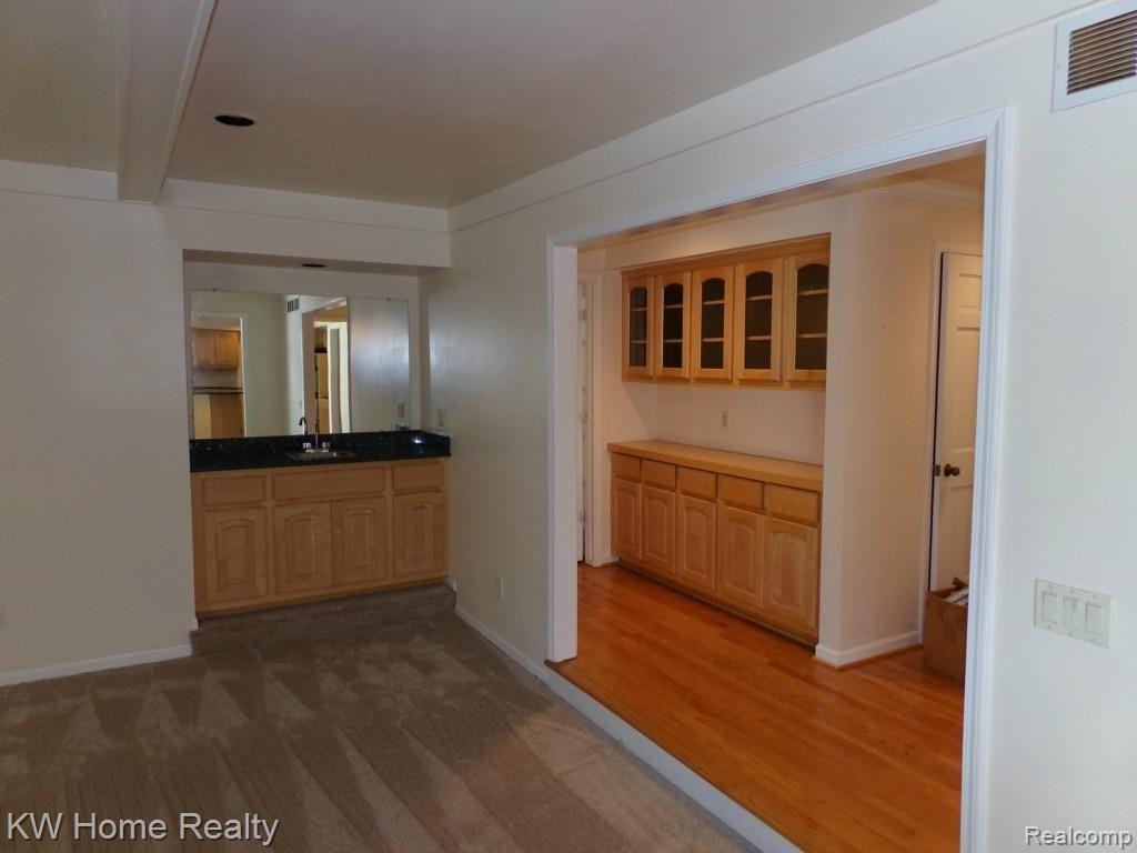 3081 Burlington Court Rochester, MI 48306 - Photo 19 of 40