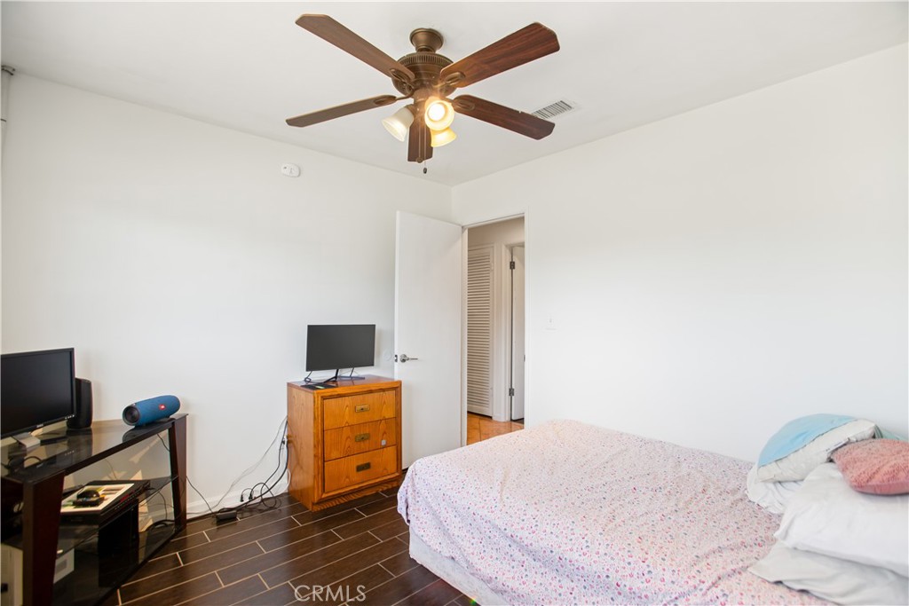 979 North Gardena Avenue Rialto, CA 92376 - Photo 13 of 33