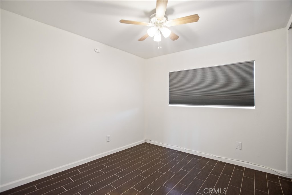 979 North Gardena Avenue Rialto, CA 92376 - Photo 16 of 33