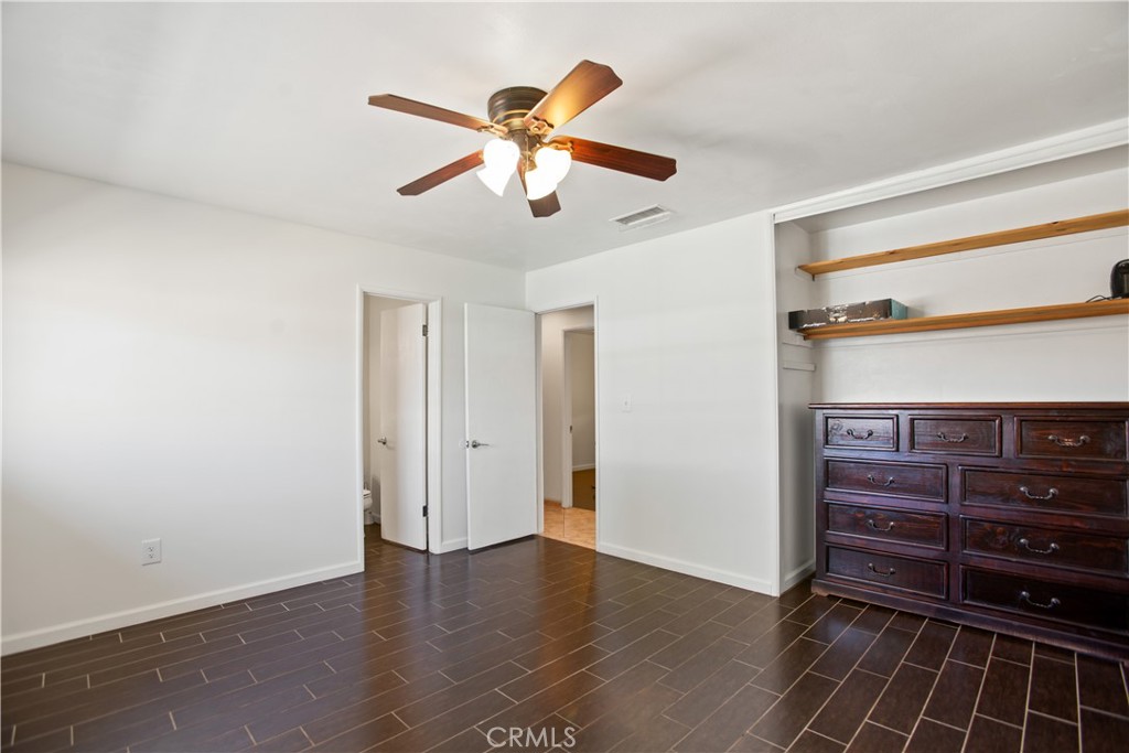 979 North Gardena Avenue Rialto, CA 92376 - Photo 17 of 33