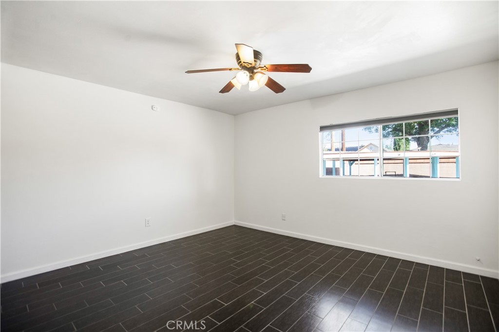 979 North Gardena Avenue Rialto, CA 92376 - Photo 18 of 33