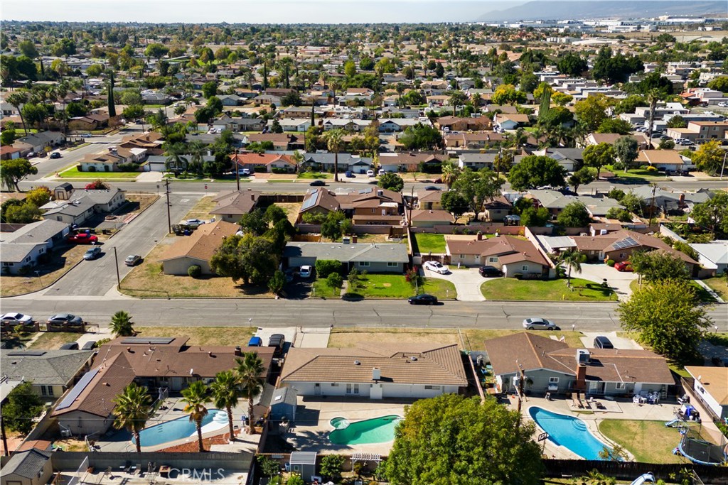 979 North Gardena Avenue Rialto, CA 92376 - Photo 32 of 33