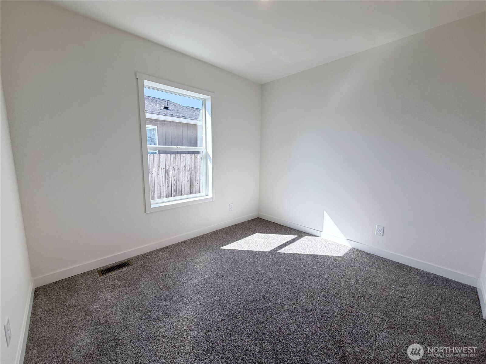 4565 Windemere Street Longview, WA 98632 - Photo 8 of 14