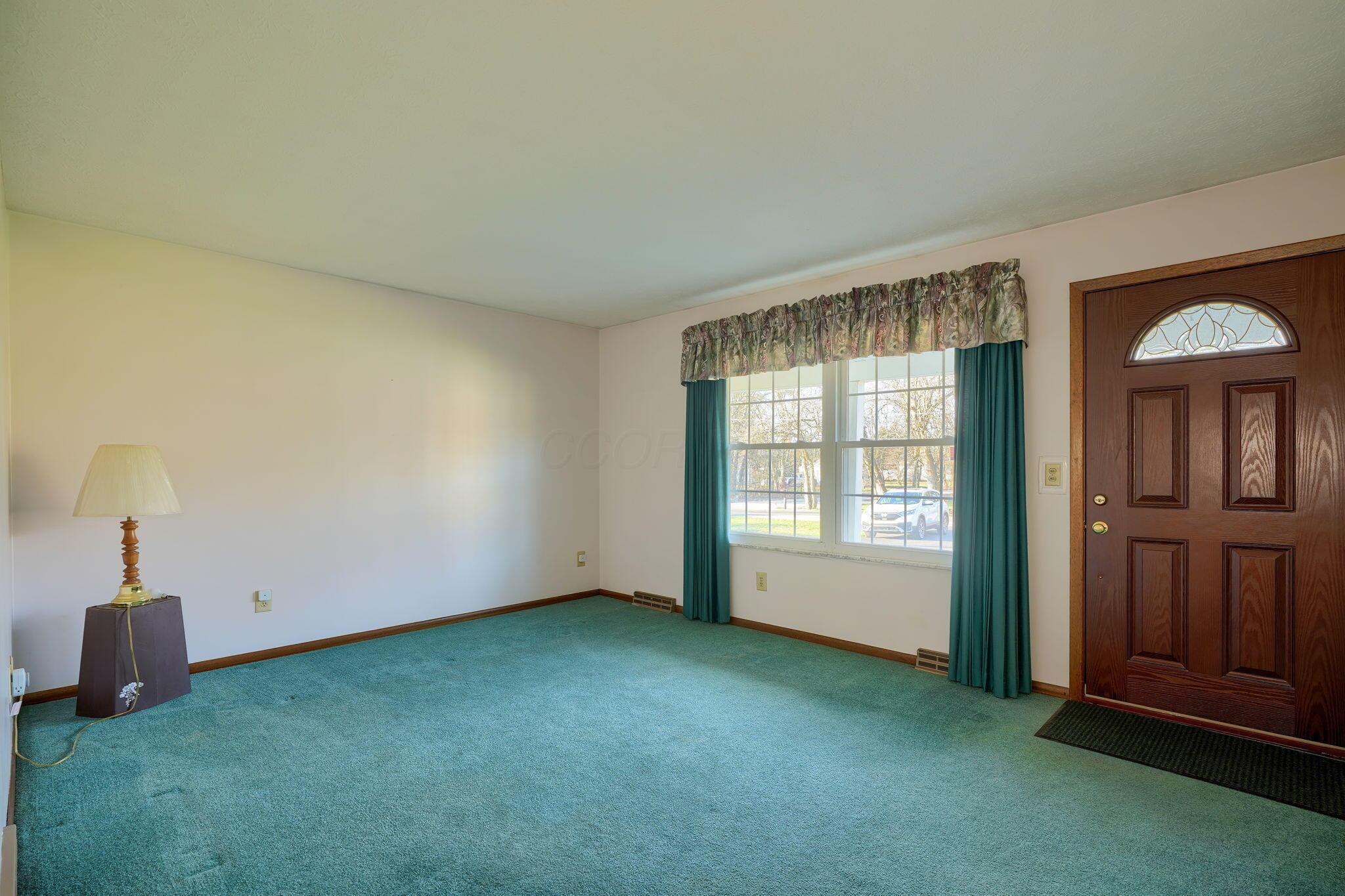 722 Amity Road Galloway, OH 43119 - Photo 14 of 61 722 Amity Rd (15)