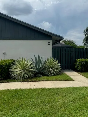 $2,700 | 1171 Summit Trail Circle, Unit C, West Palm Beach, FL 33415