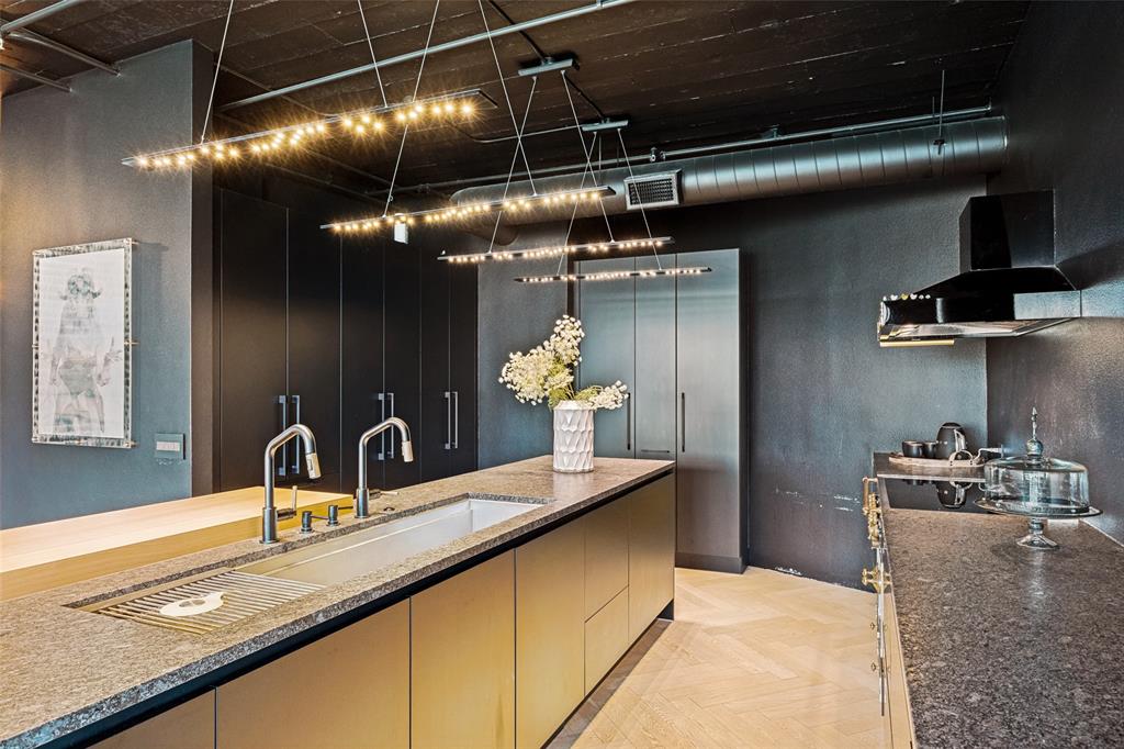 2220 Canton Street, Unit 401 Dallas, TX 75201 - Photo 5 of 26