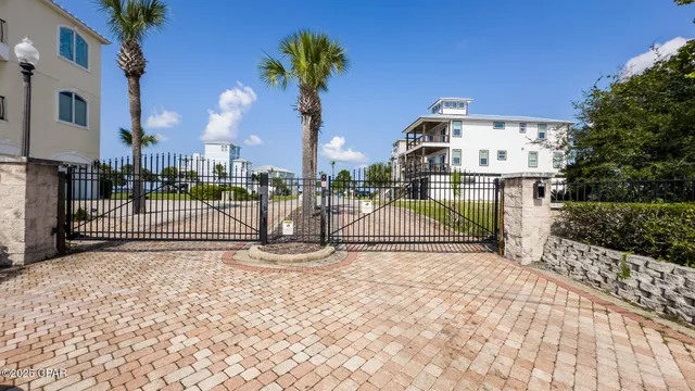 $173,999 | 6713 Yacht Club Drive, Panama City, FL 32404