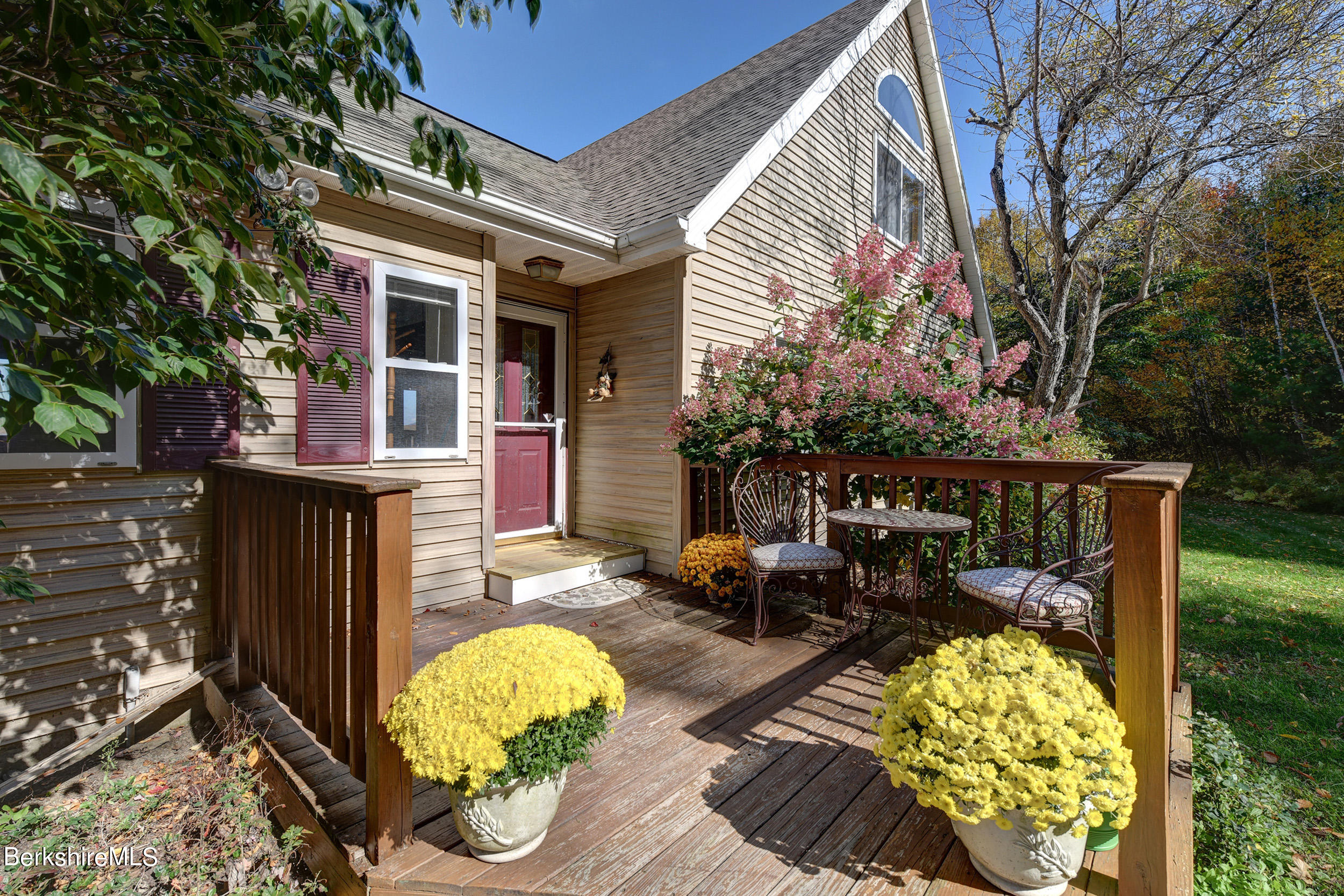 160 Bailey Road Lanesborough, MA 01237 - Photo 3 of 52 107 Front Porch