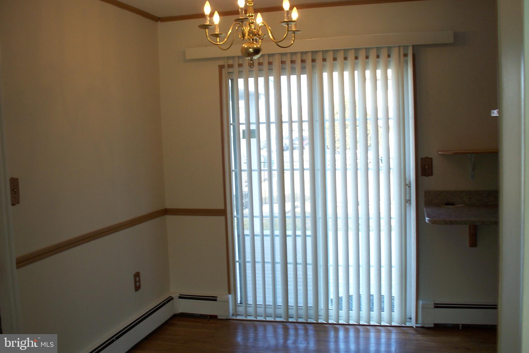 34 Micahill Road Levittown, PA 19056 - Photo 14 of 24 Eat- In Kitchen
