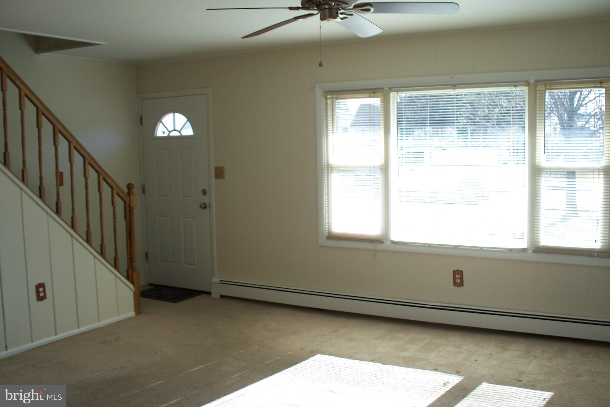 34 Micahill Road Levittown, PA 19056 - Photo 9 of 24 Living Room