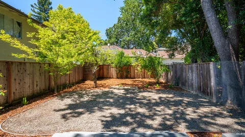 $975,000 | 103 Oak Knoll Avenue, San Anselmo, CA 94960