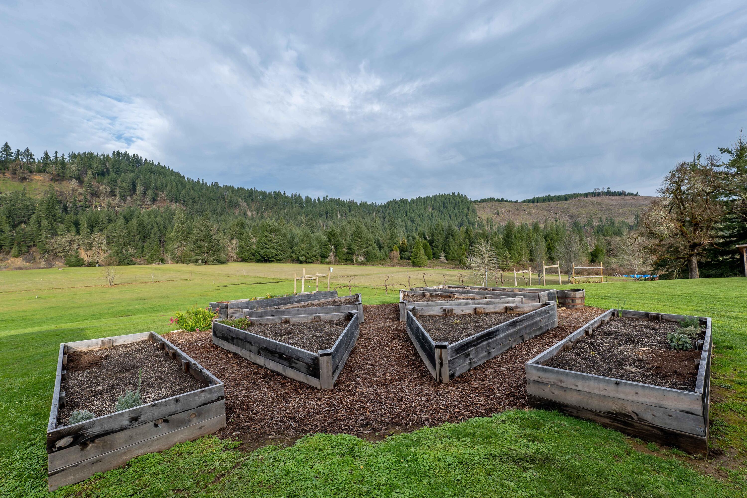 497 Indian Bend Road Umpqua, OR 97486 - Photo 41 of 52 497 Indian Bend Road-10