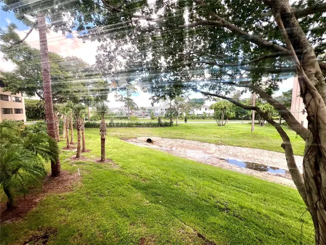 $130,000 | 4820 Lucerne Lakes Boulevard West, Unit 207, Lake Worth, FL 33467