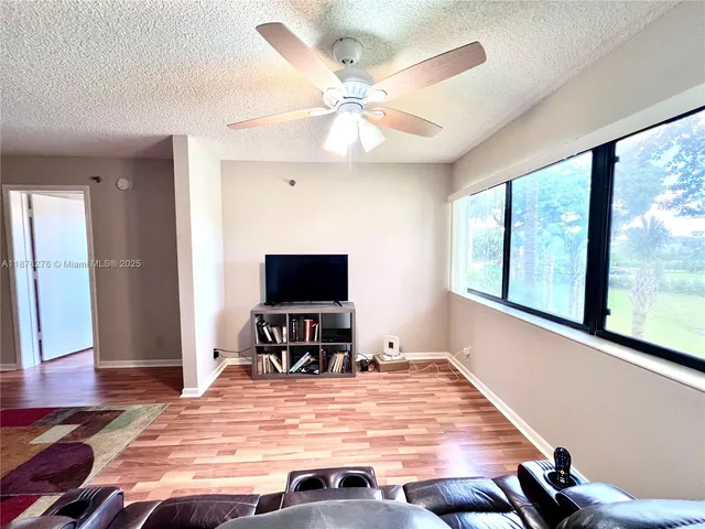 $130,000 | 4820 Lucerne Lakes Boulevard West, Unit 207, Lake Worth, FL 33467