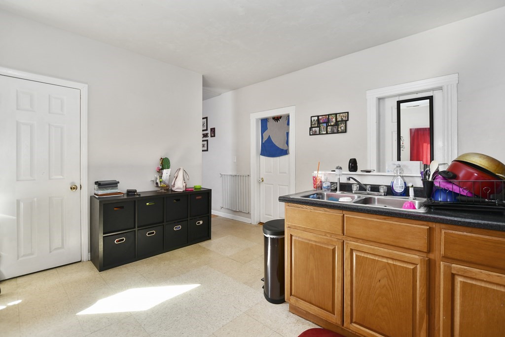 8 Lund Street Worcester, MA 01607 - Photo 16 of 31 Gallery Image 16