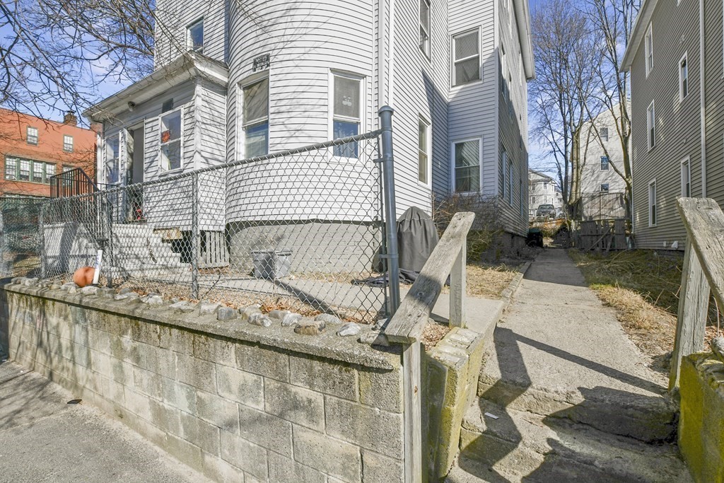 8 Lund Street Worcester, MA 01607 - Photo 28 of 31 Gallery Image 28