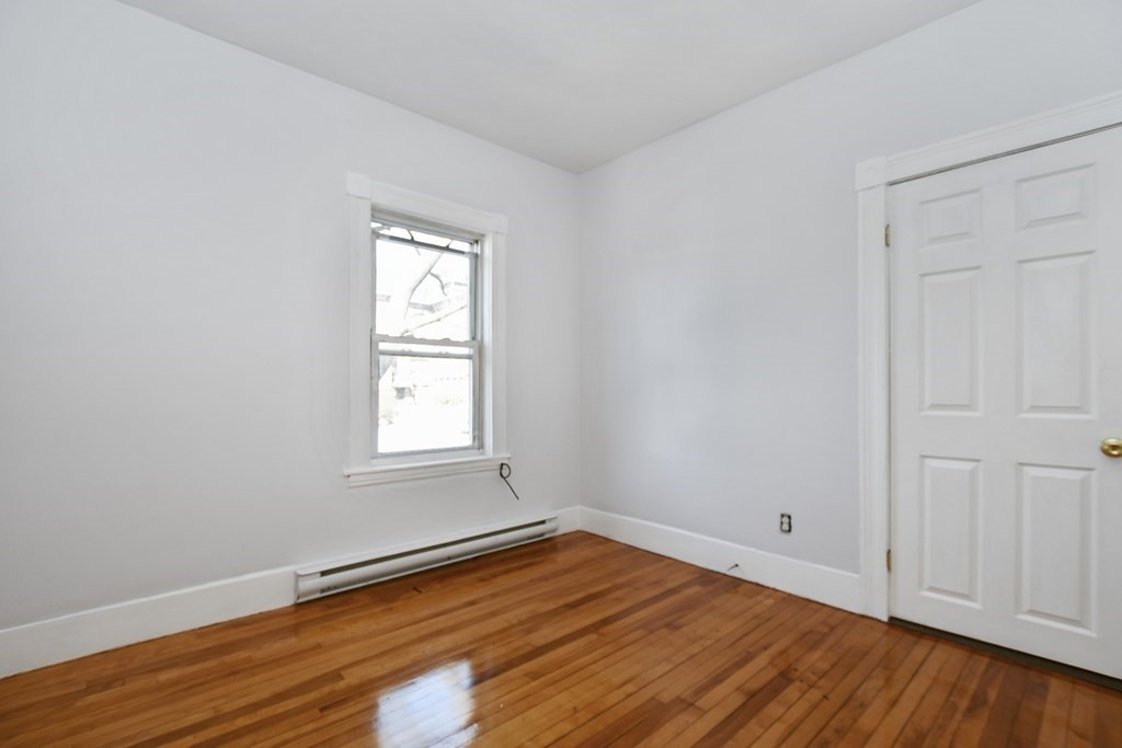 8 Lund Street Worcester, MA 01607 - Photo 3 of 31 Gallery Image 3