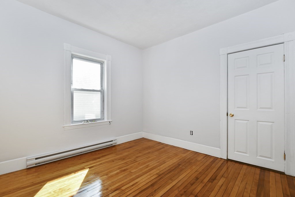 8 Lund Street Worcester, MA 01607 - Photo 8 of 31 Gallery Image 8