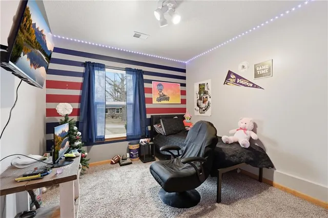 $324,900 | 812 Pleasant Street, Odessa, MO 64076