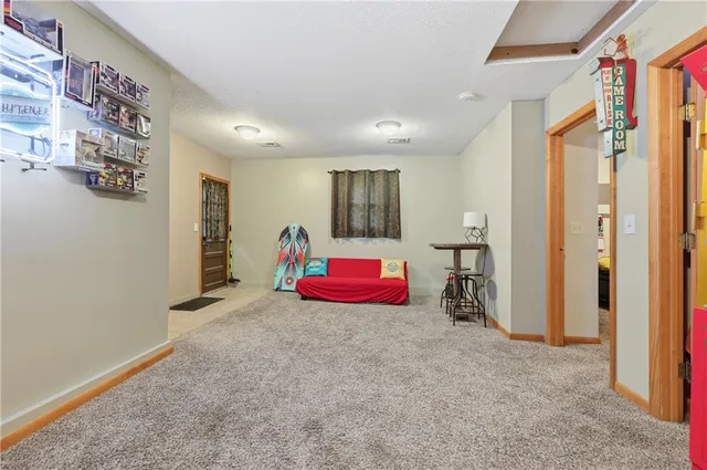 $324,900 | 812 Pleasant Street, Odessa, MO 64076