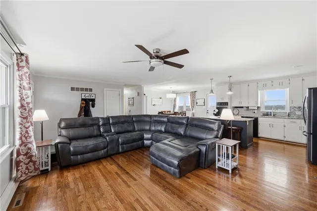 $324,900 | 812 Pleasant Street, Odessa, MO 64076