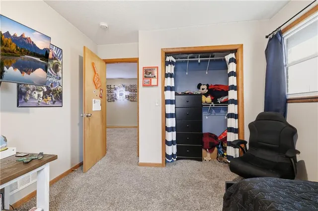 $324,900 | 812 Pleasant Street, Odessa, MO 64076