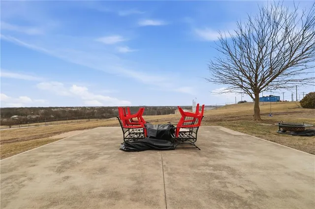 $324,900 | 812 Pleasant Street, Odessa, MO 64076