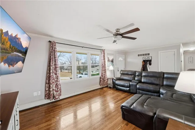 $324,900 | 812 Pleasant Street, Odessa, MO 64076