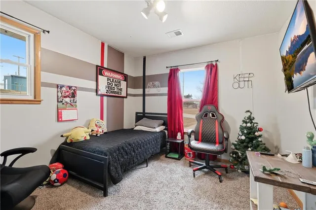 $324,900 | 812 Pleasant Street, Odessa, MO 64076