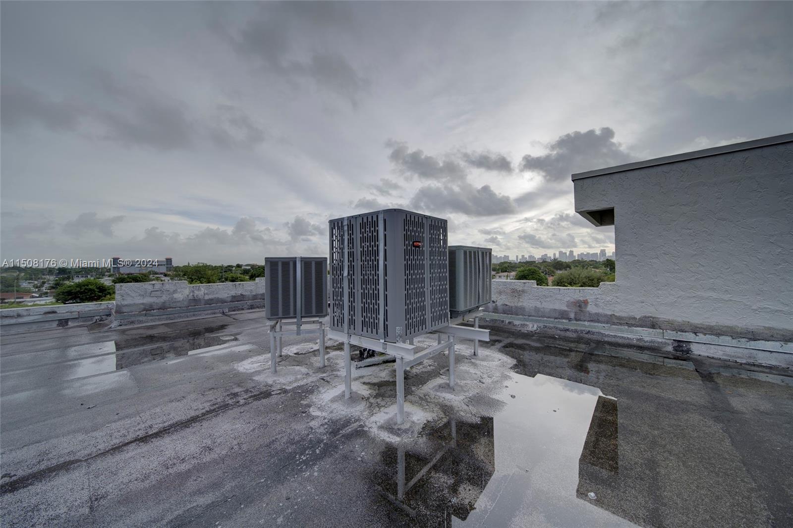 Coral Gate Miami, FL 33145 - Photo 5 of 35