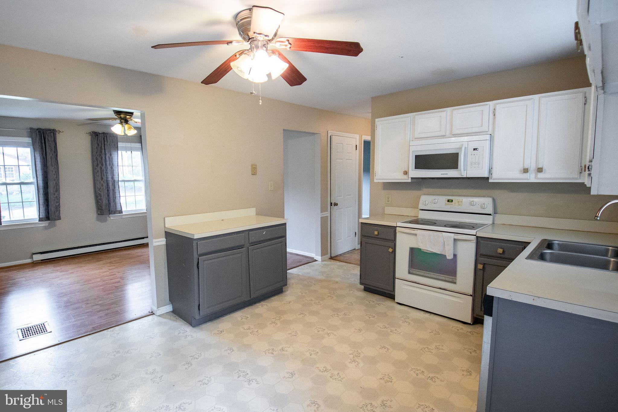 4 Picnic Woods Road Lititz, PA 17543 - Photo 11 of 46