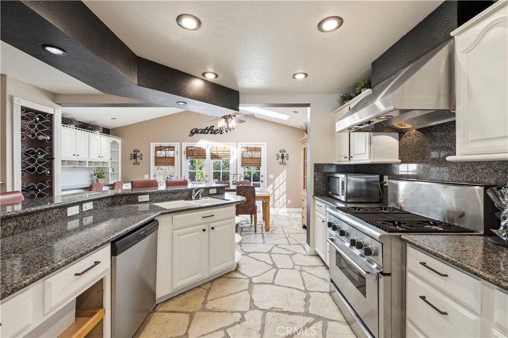 28149 Branch Road Castaic, CA 91384 - Photo 9 of 36